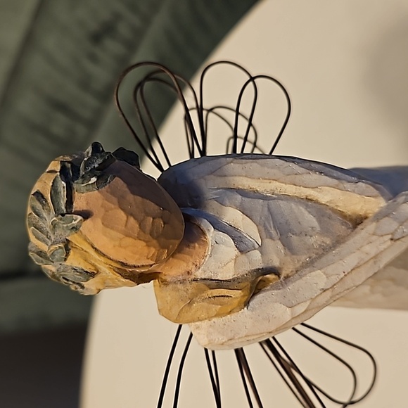 Willow Tree | Celebrate Figurine with Angel Wings by Susan Lordi - Picture 7 of 11